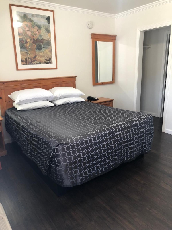 Drift Inn, LLC image 3