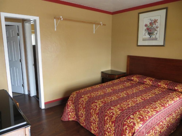 Drift Inn, LLC image 8
